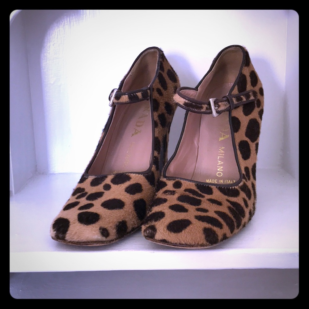 Size 37 Prada vintage animal skin heels